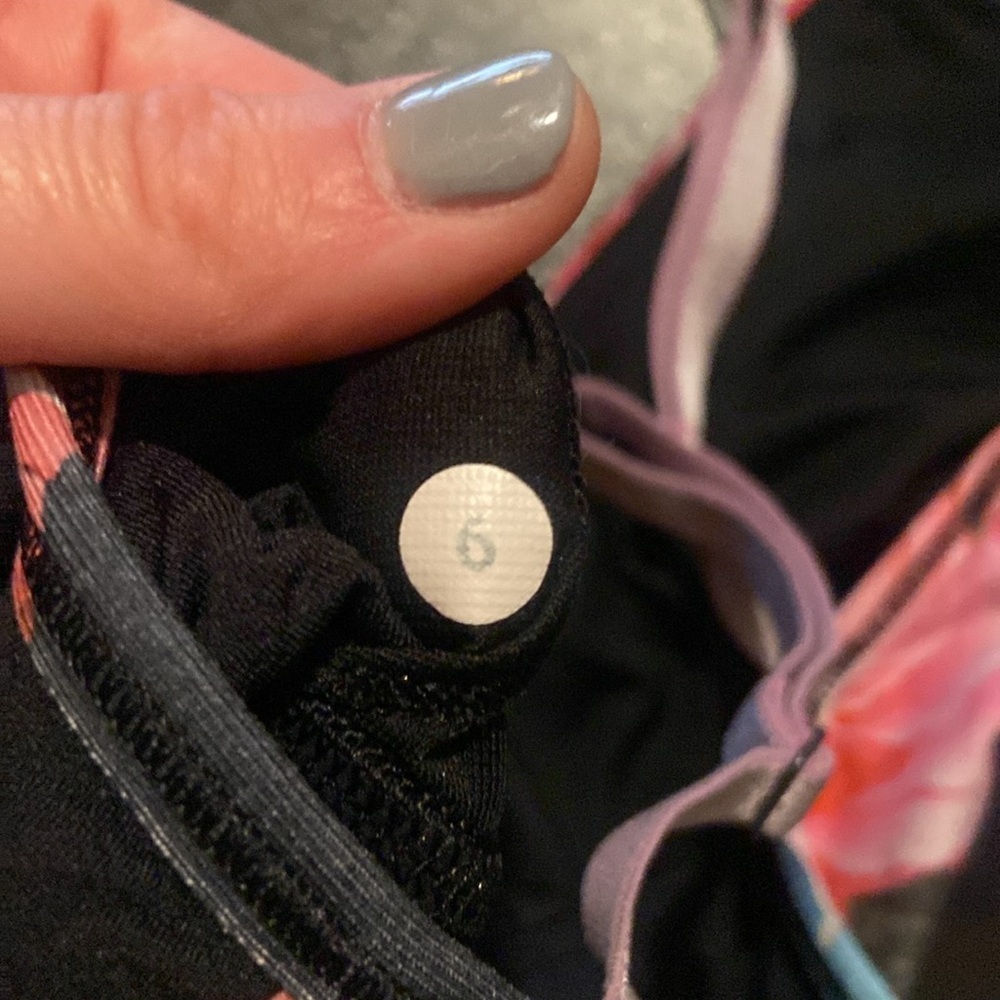 Lululemon floral sports bra - Picture 4 of 4